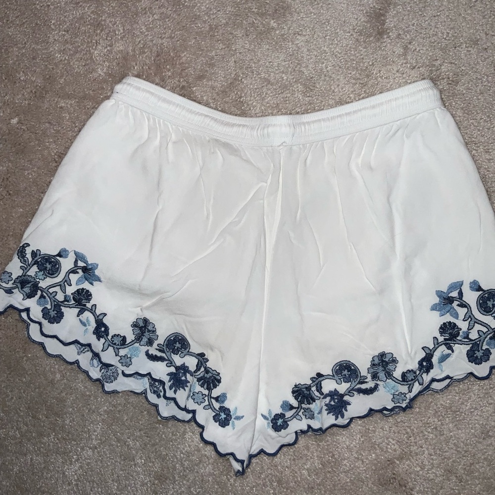 Abercrombie & Fitch Flowy Shorts - Picture 4 of 4